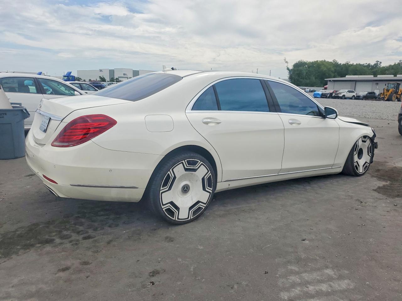 Mercedes-Benz S-Class 550