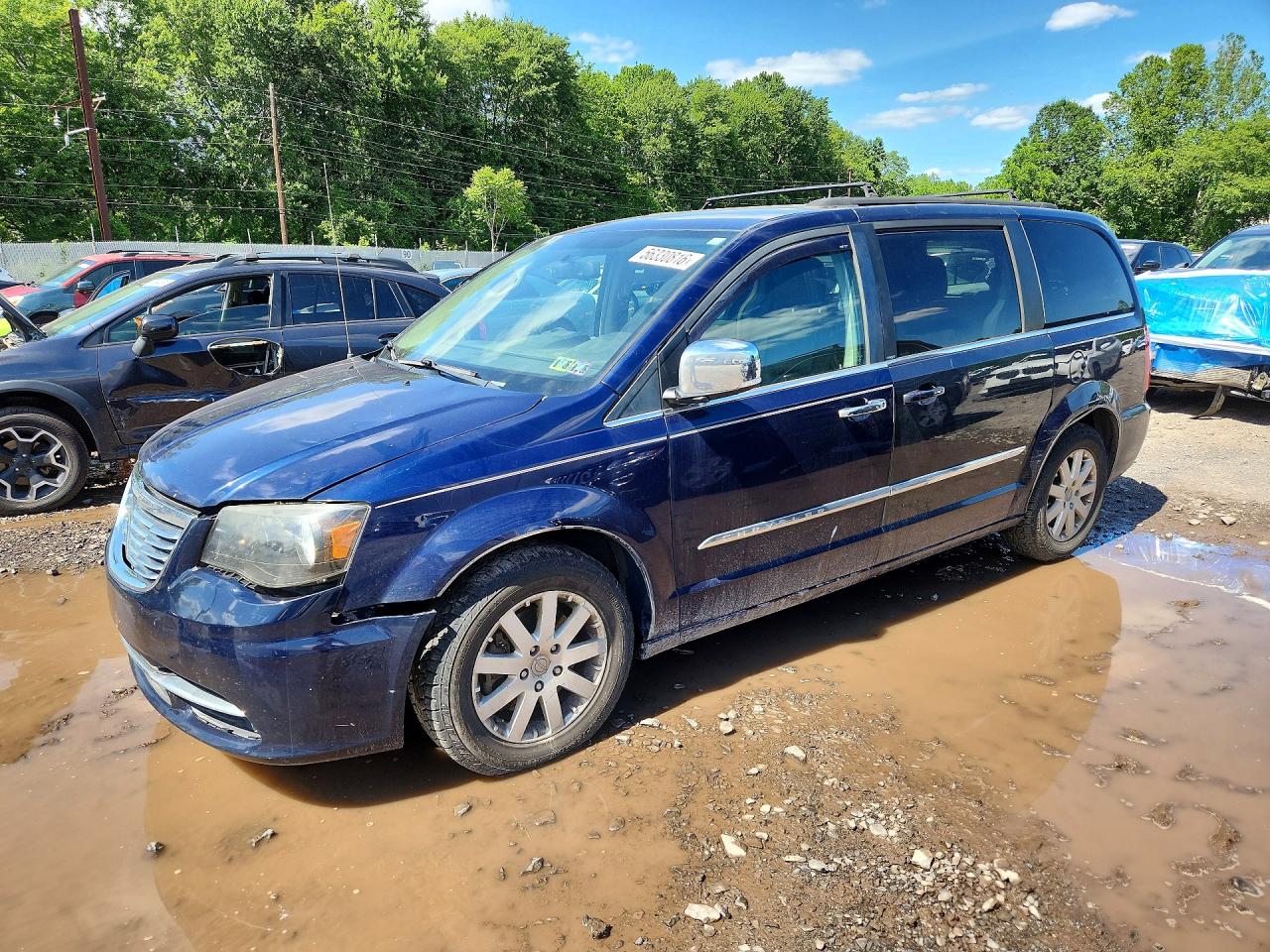 Salvage Chrysler Minivan Image