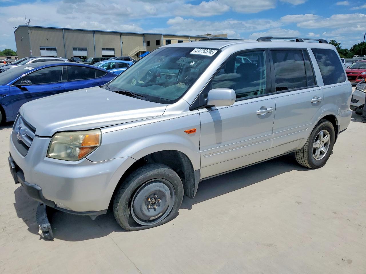 Salvage Honda Pilot Image