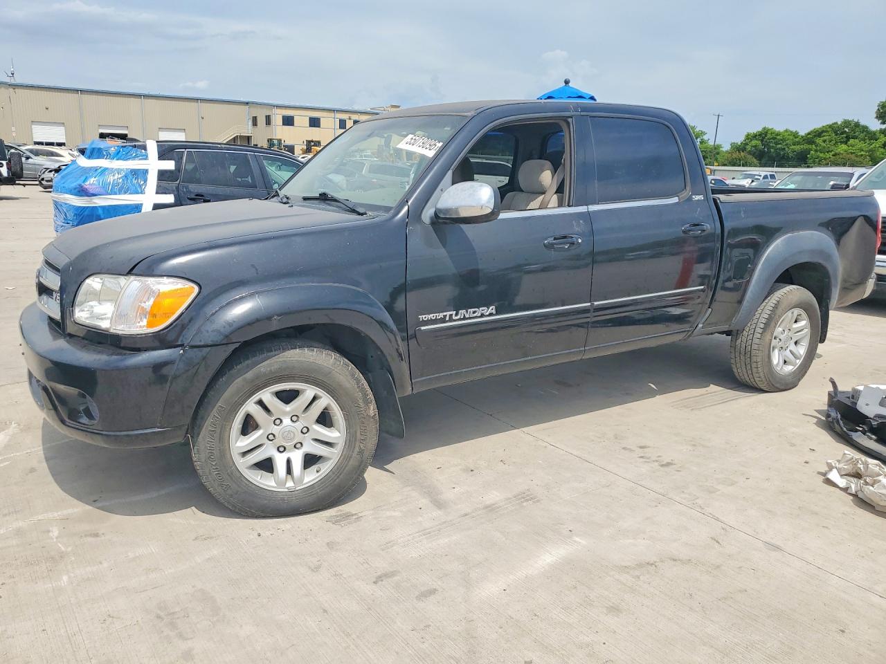Salvage Toyota Tundra Image