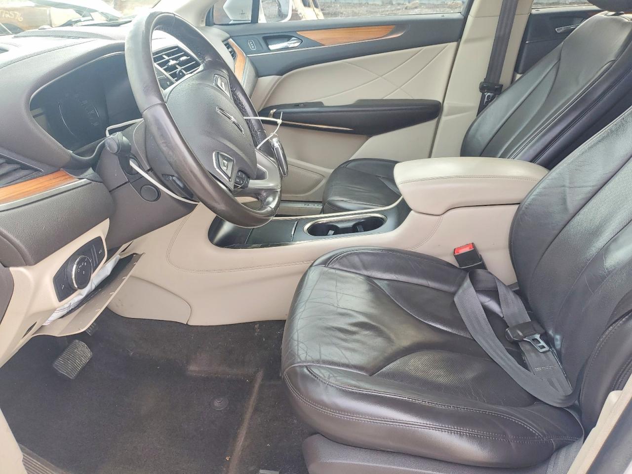 Lincoln MKC Select