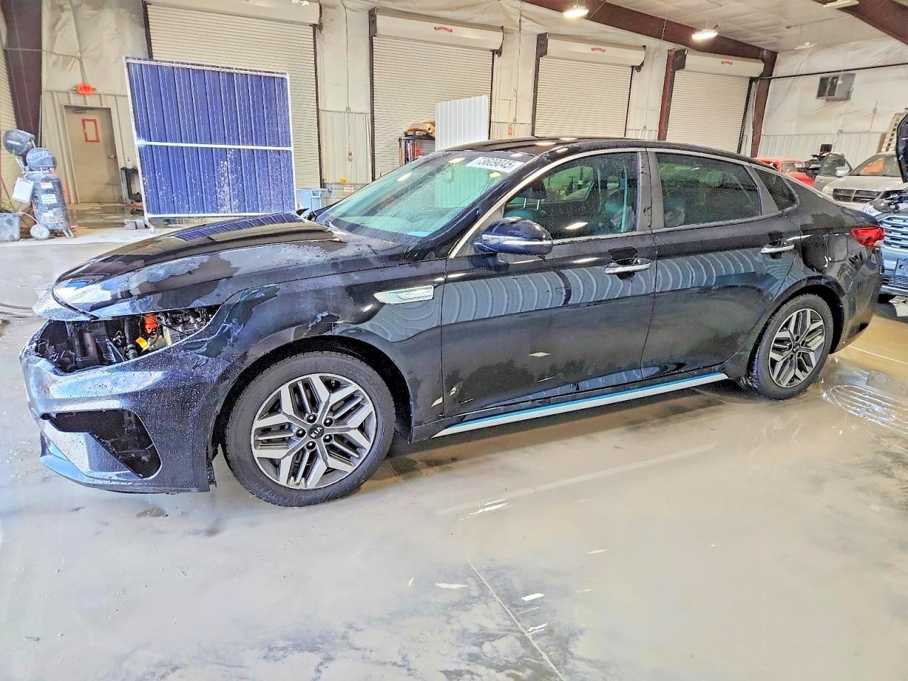 Salvage Kia Optima Image