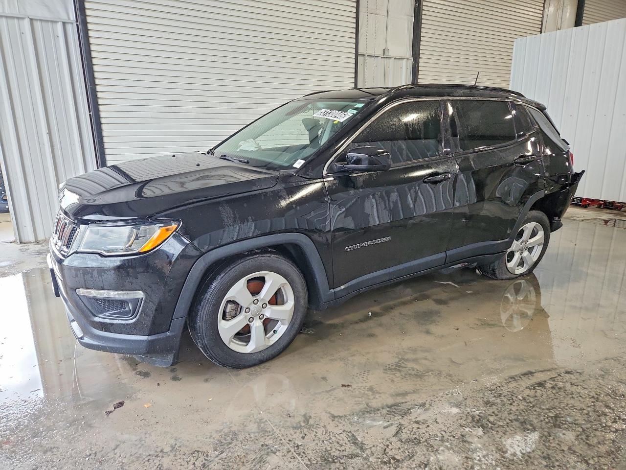 Salvage Jeep Compass Image