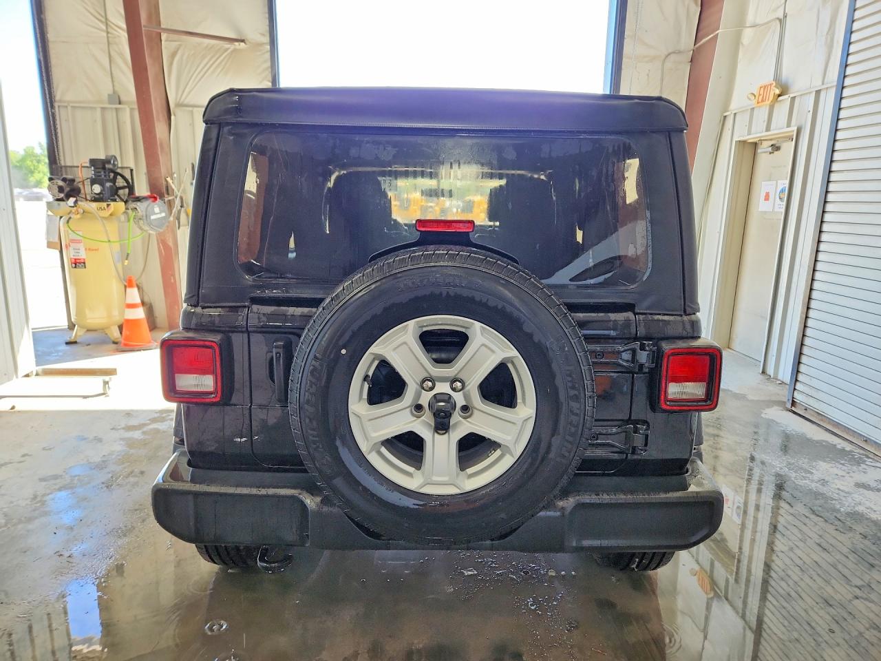 Jeep Wrangler Sport