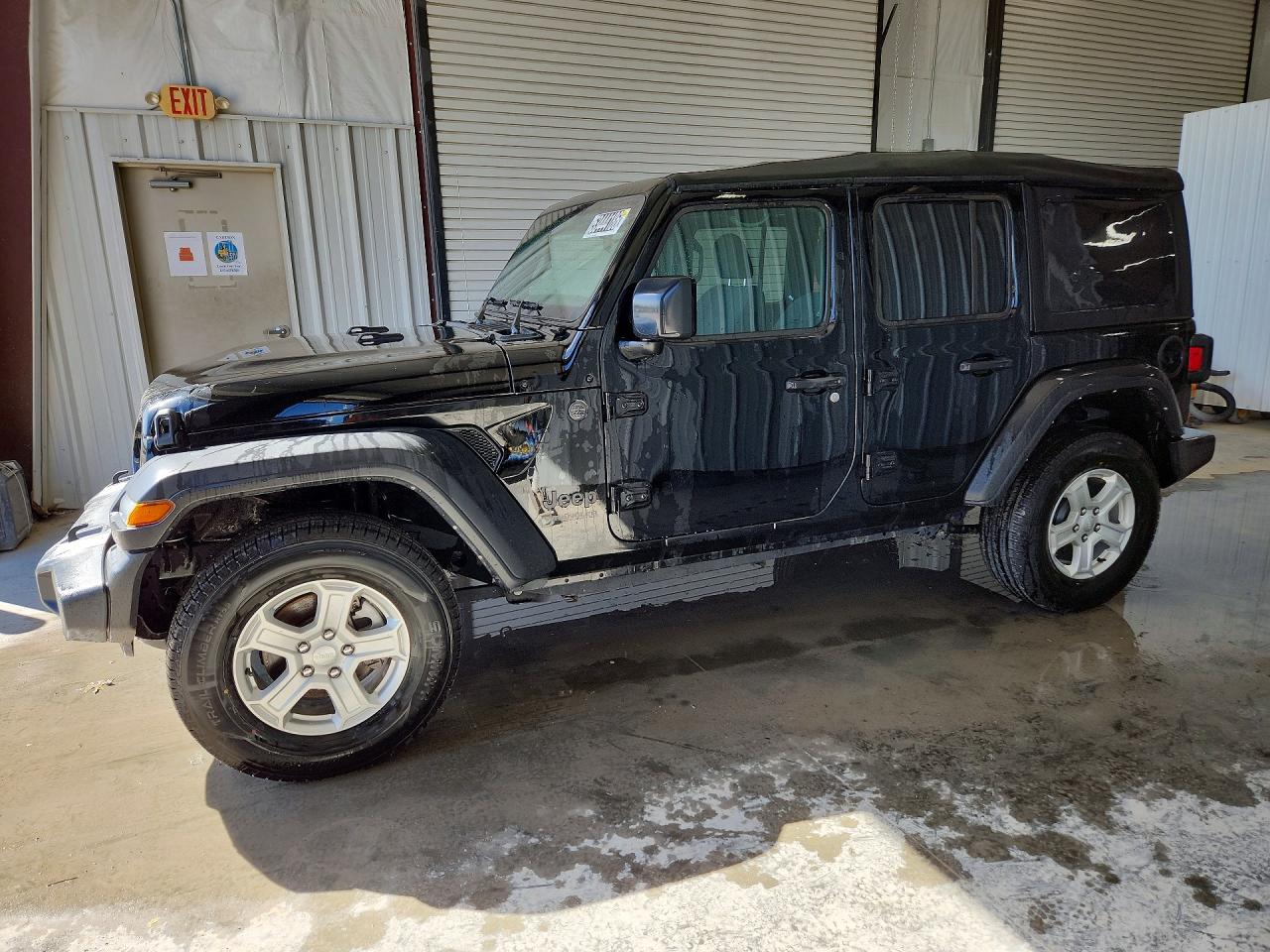 Salvage Jeep Wrangler Image