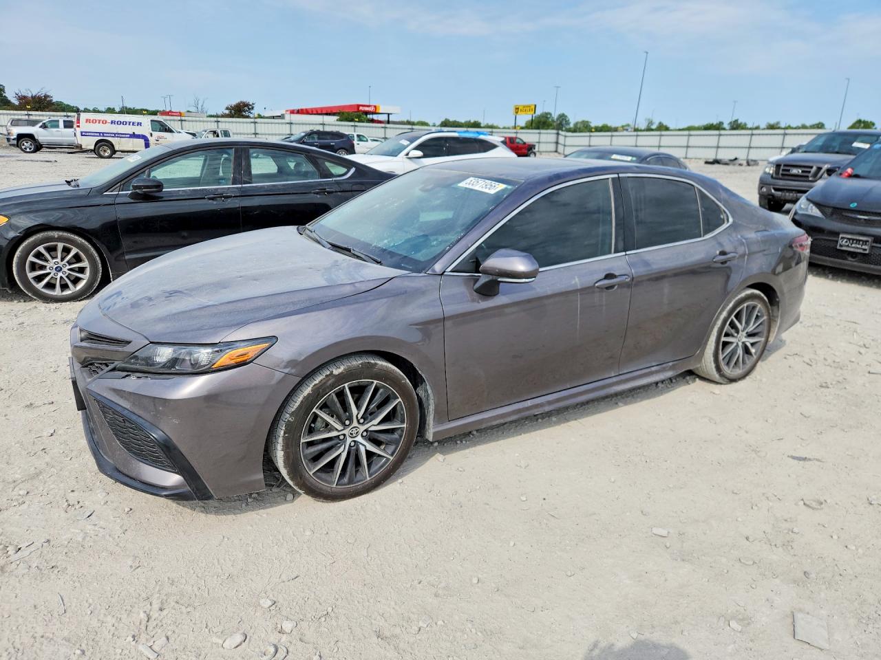 Salvage Toyota Camry Image