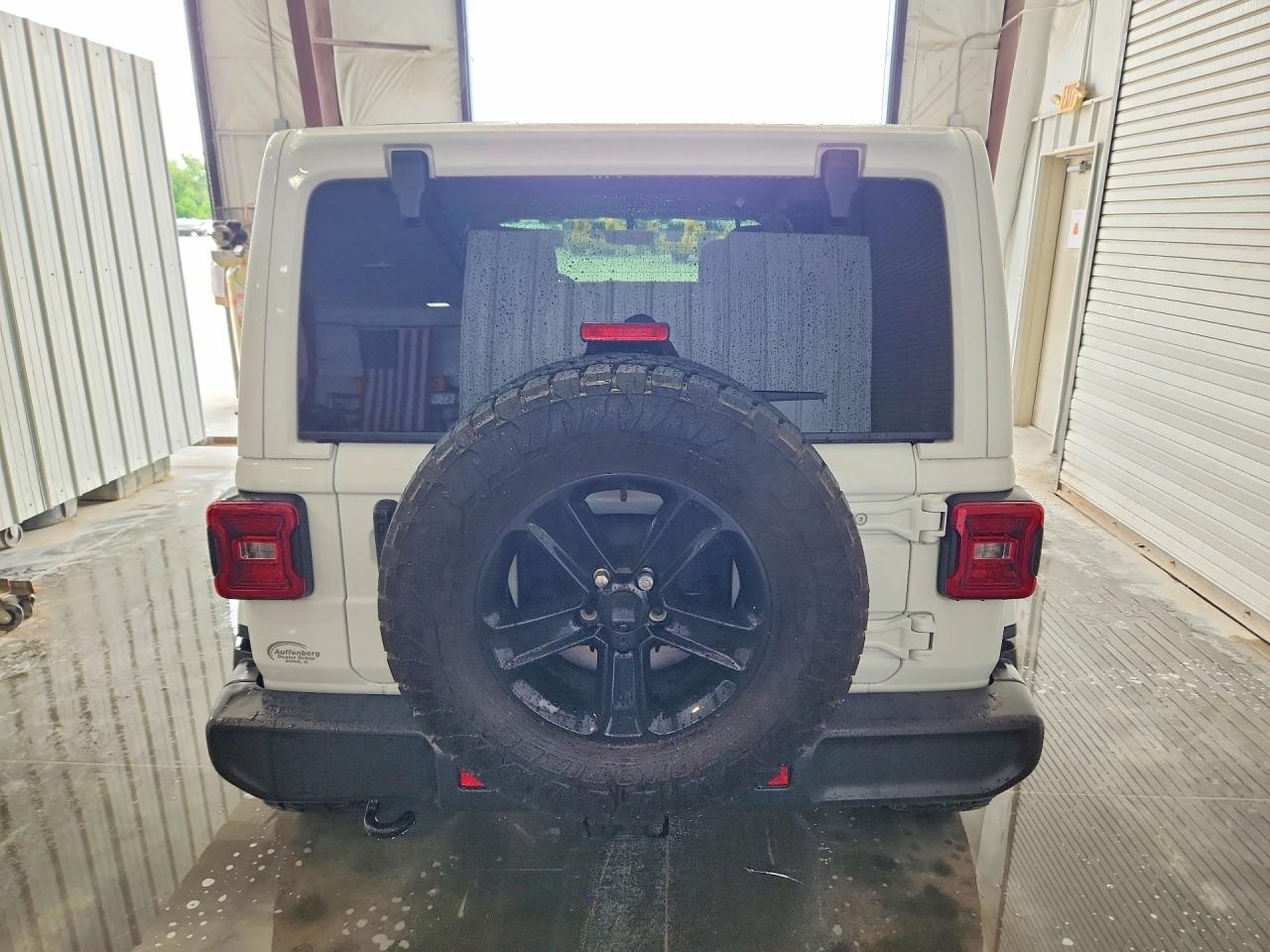 Jeep Wrangler Sahara