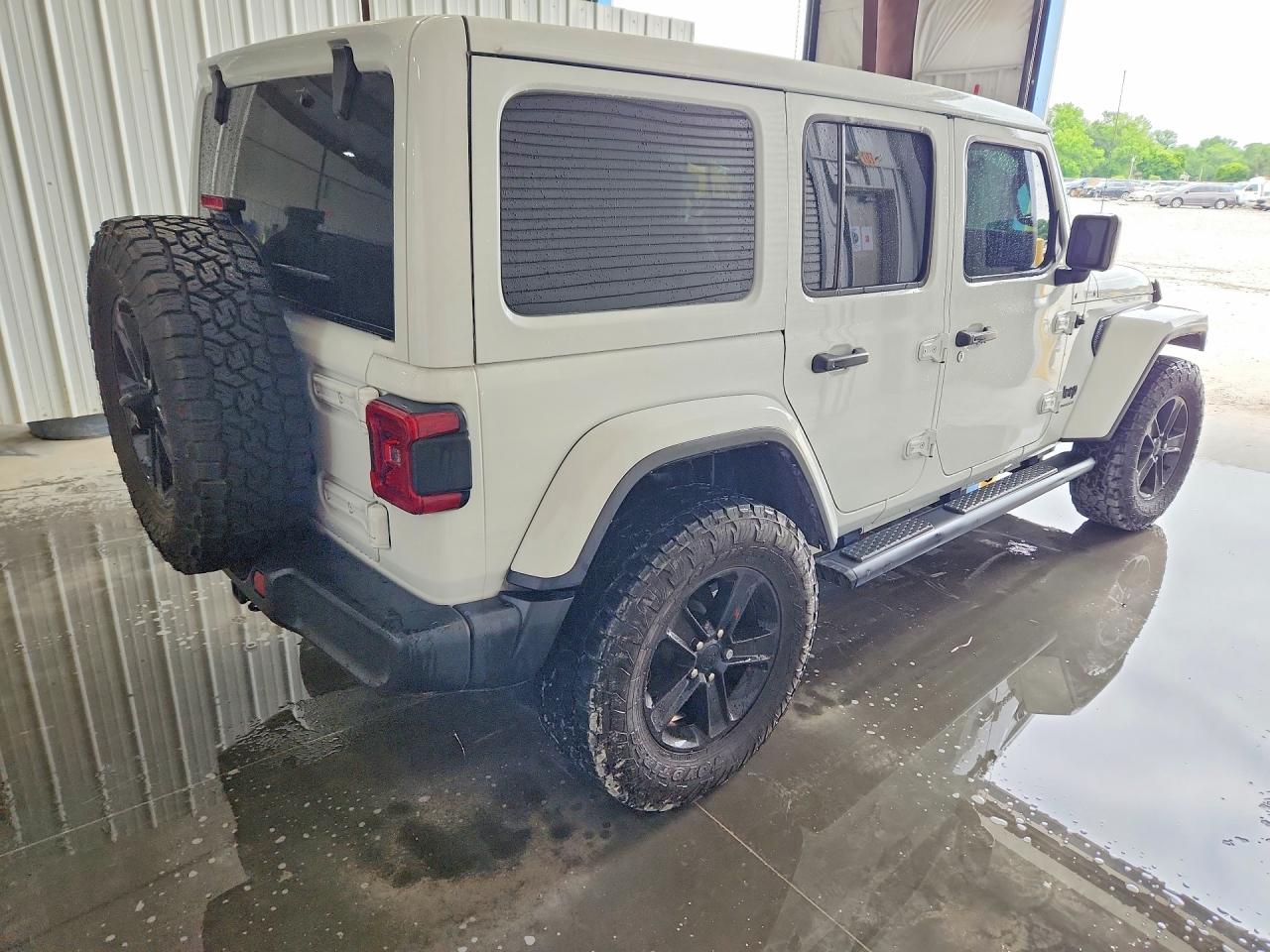 Jeep Wrangler Sahara