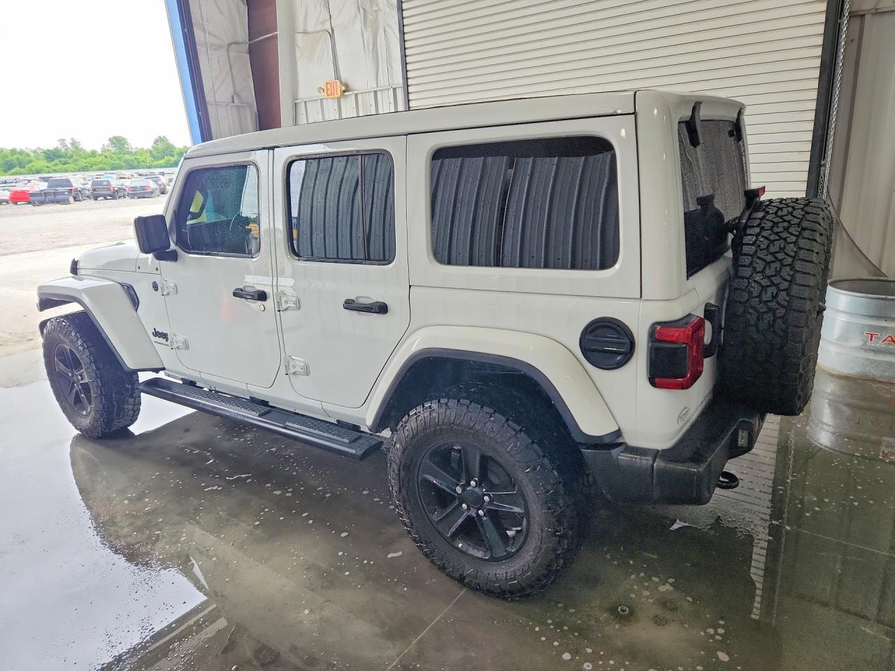 Jeep Wrangler Sahara
