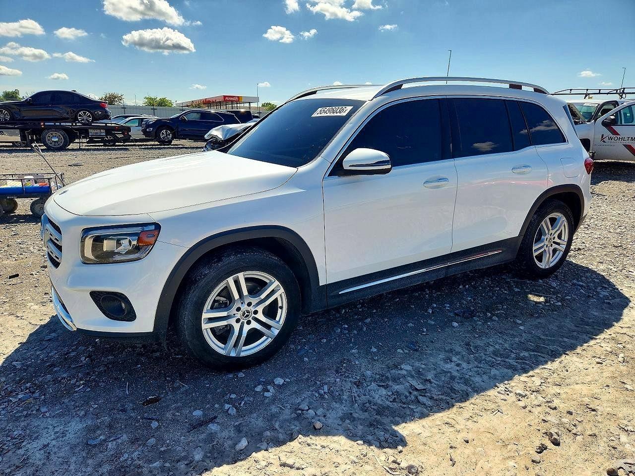 Salvage Mercedes-Benz GLB Image