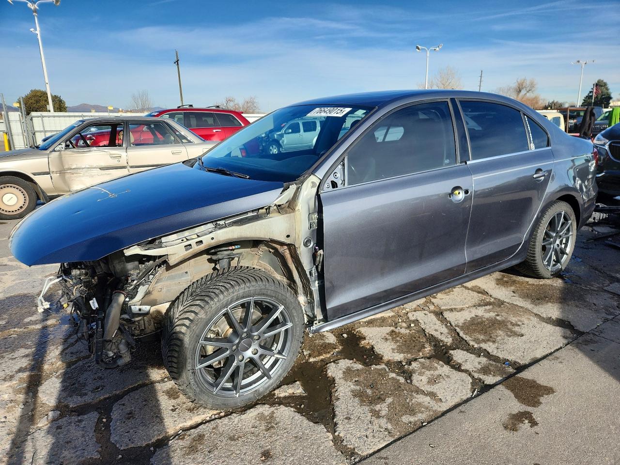 Salvage Volkswagen Jetta Image