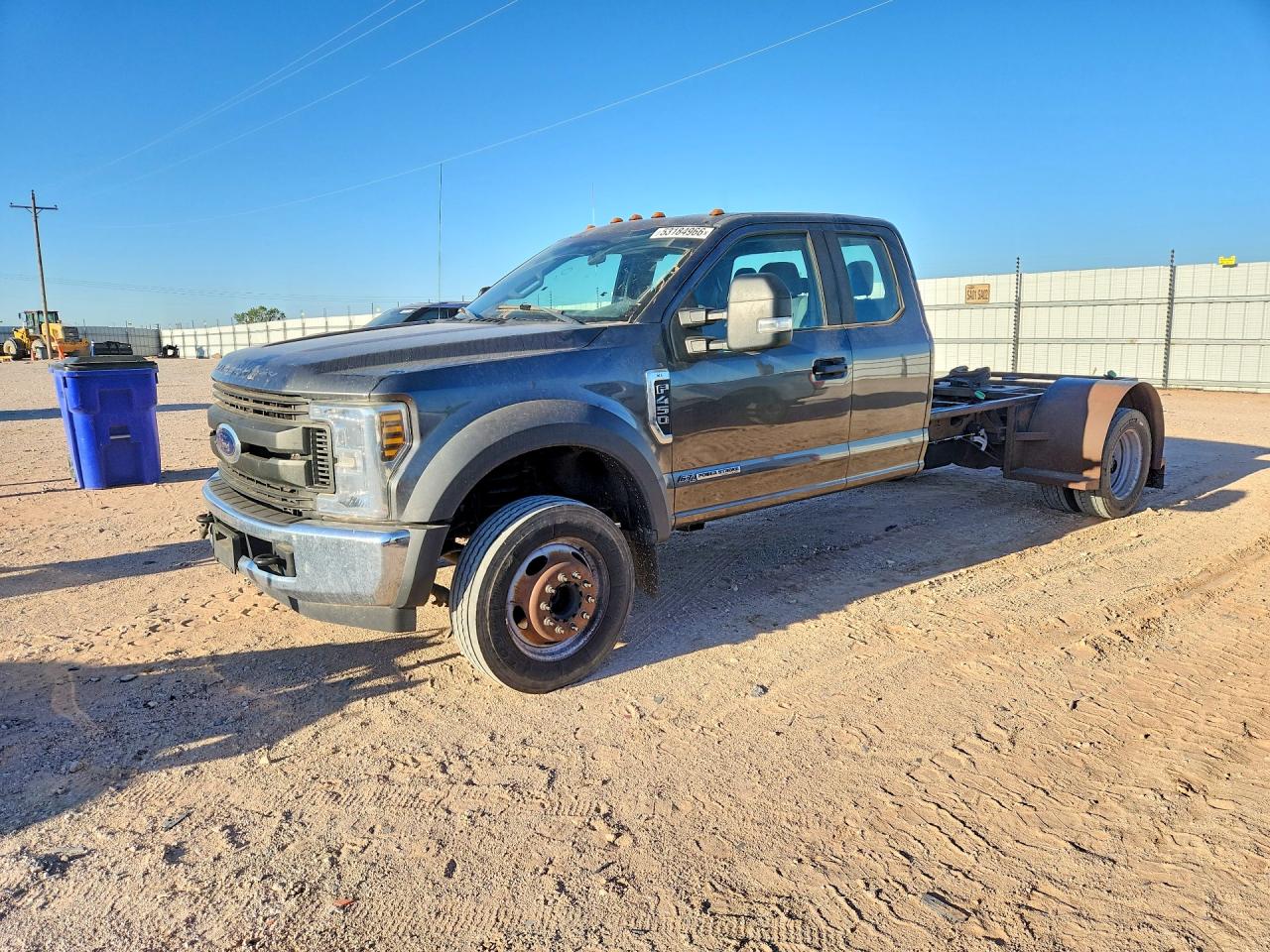 Salvage Ford F-450 Image