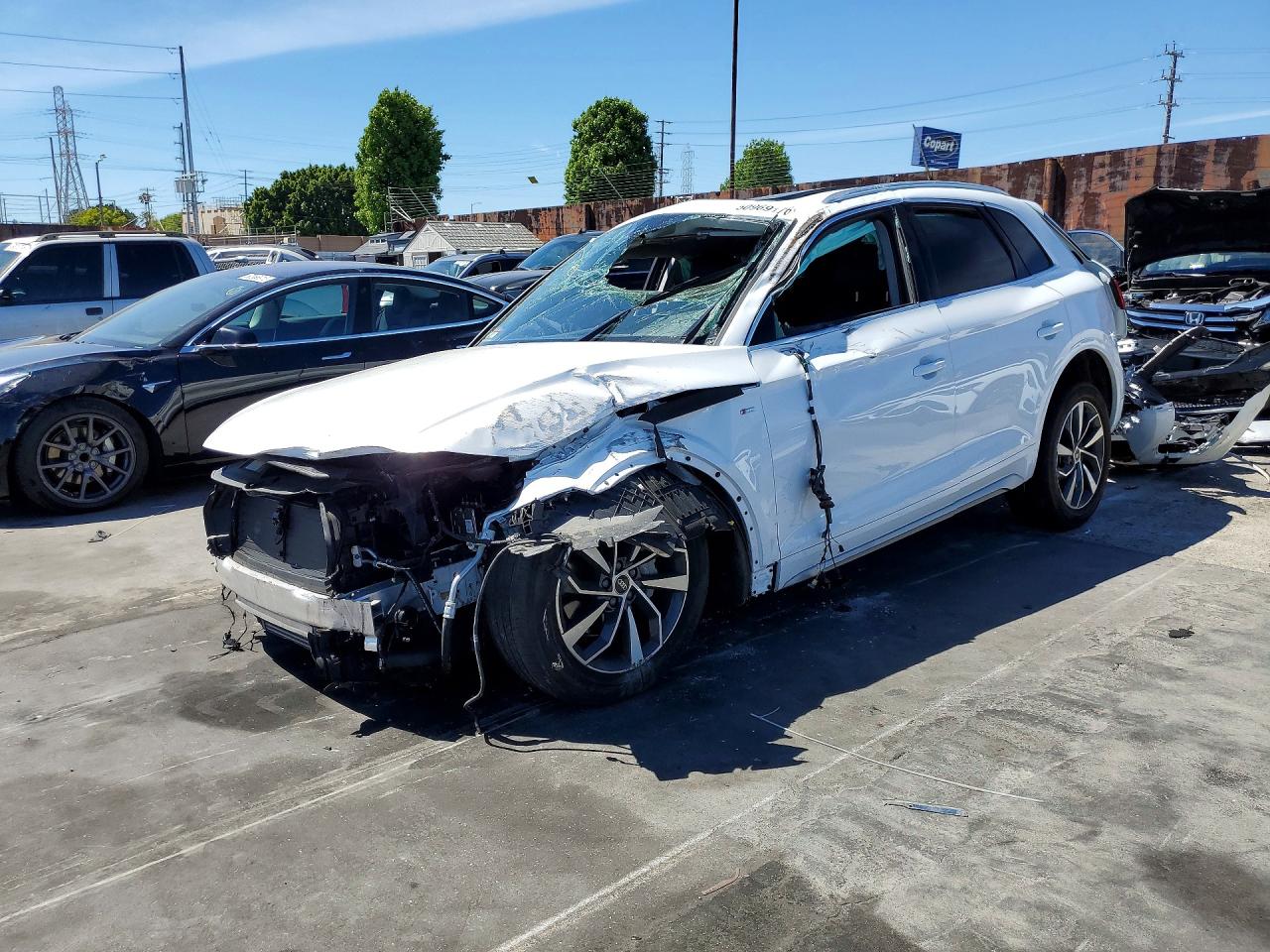 Salvage Audi Q5 Image