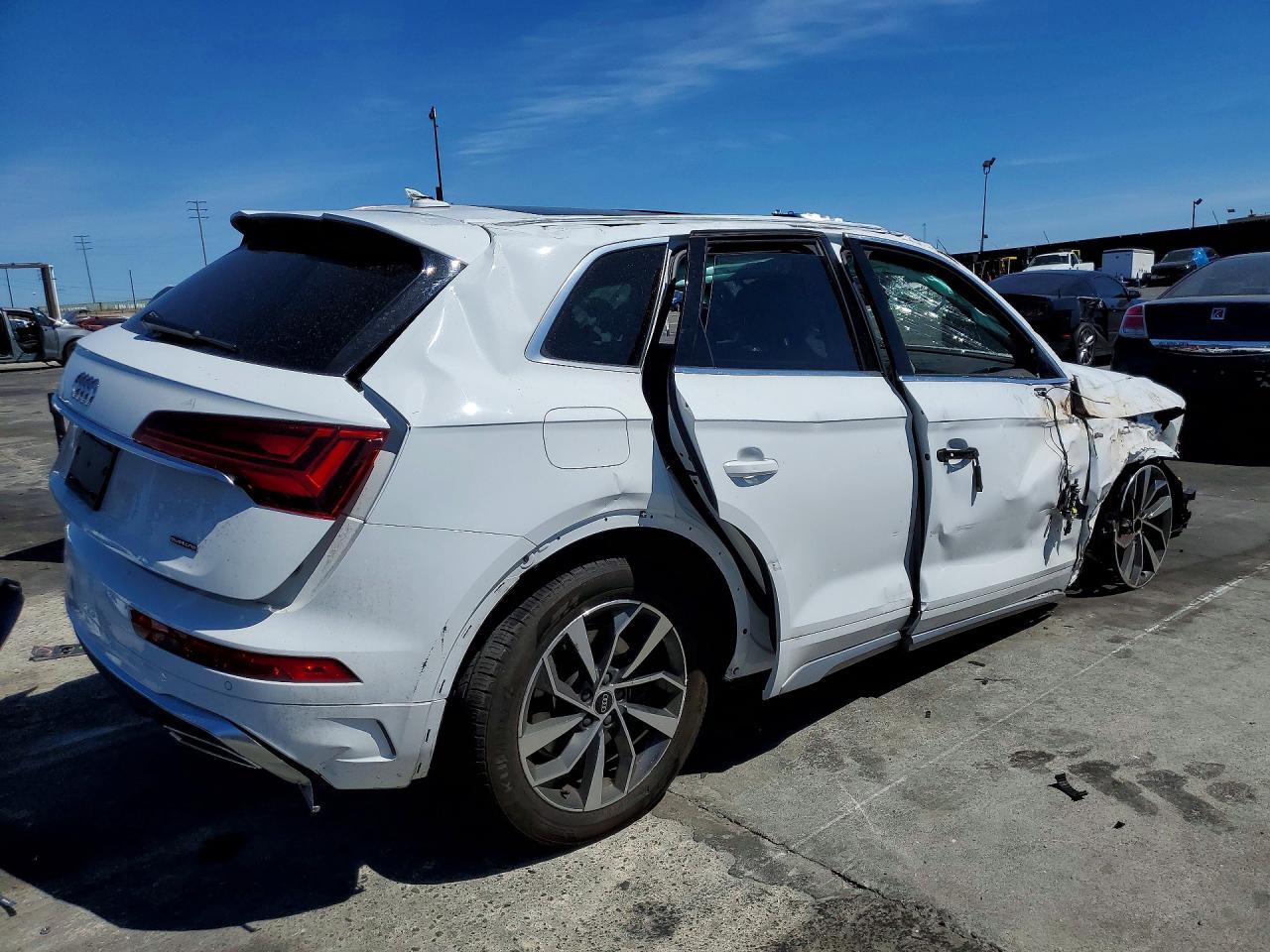 Audi Q5 Premium Plus 45