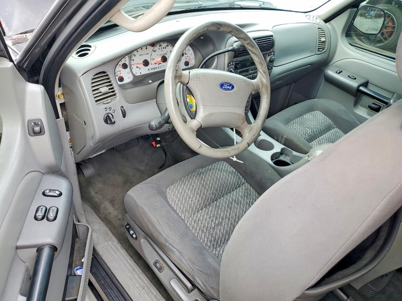 Ford Explorer Sport