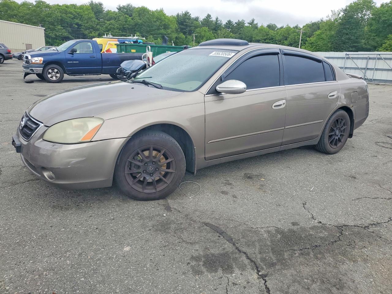 Salvage Nissan Altima Image