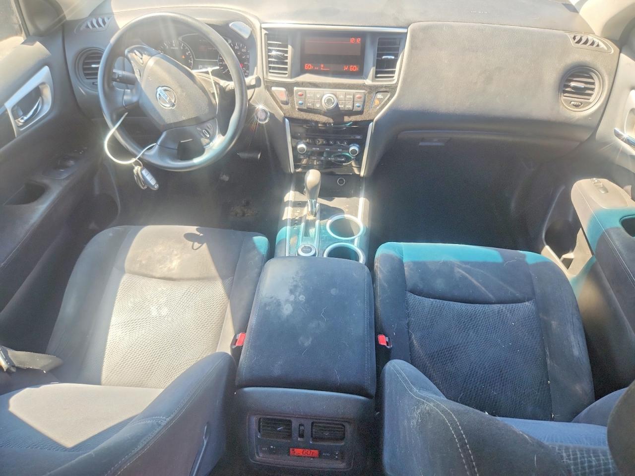 Nissan Pathfinder S