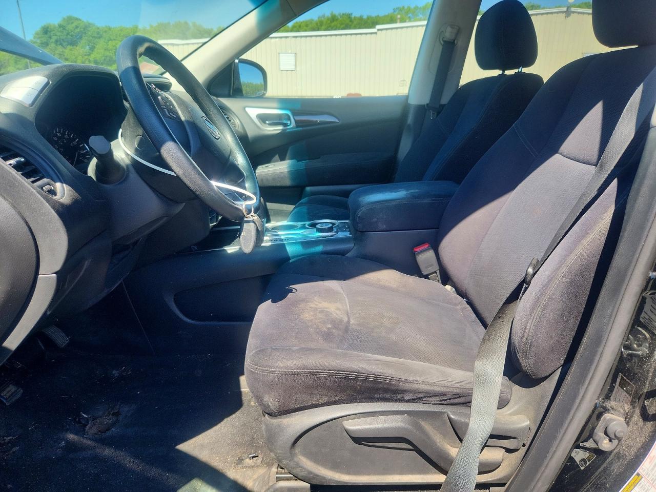 Nissan Pathfinder S