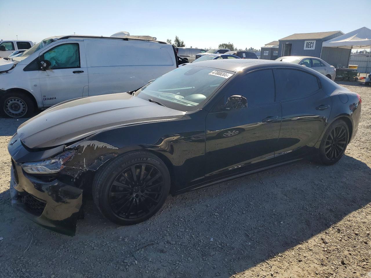 Salvage Maserati Ghibli Image