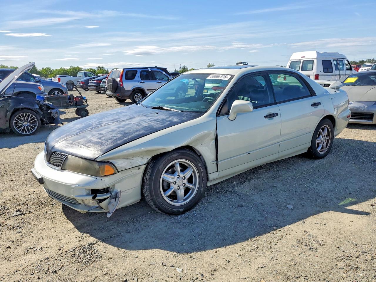 Salvage Mitsubishi Diamante Image
