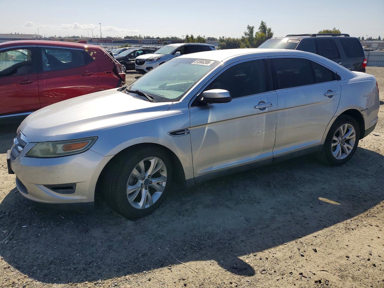 Salvage Ford Taurus Image