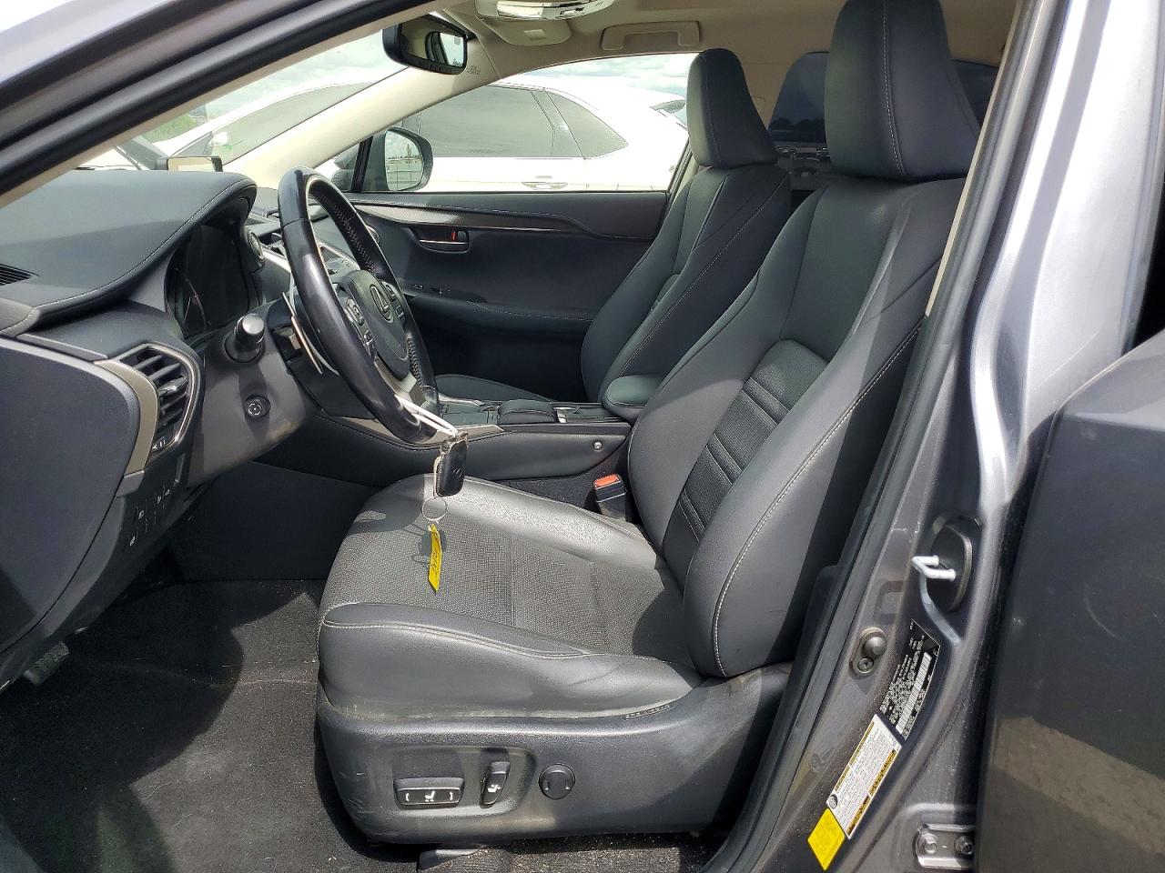 Lexus NX Base