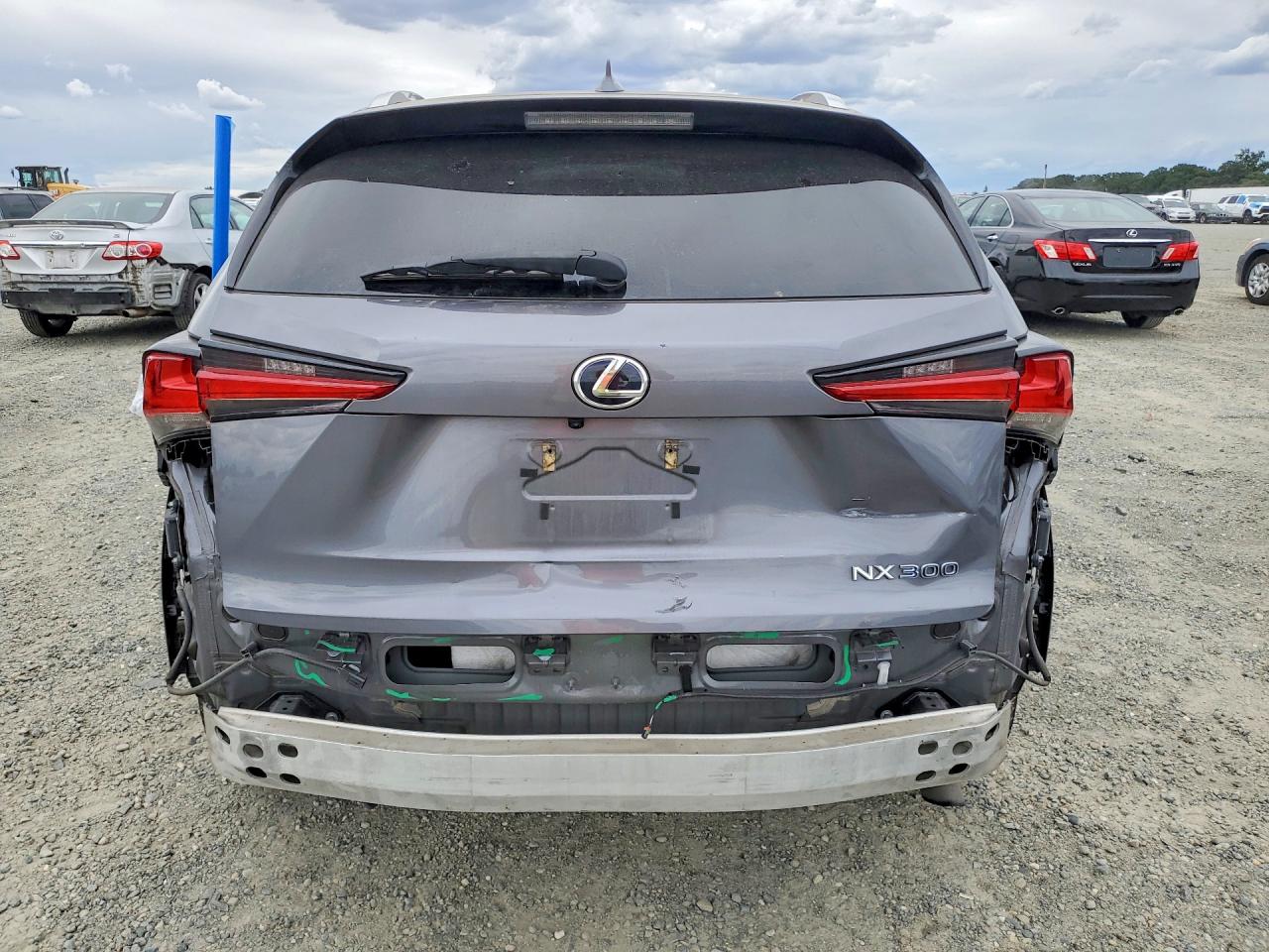 Lexus NX Base