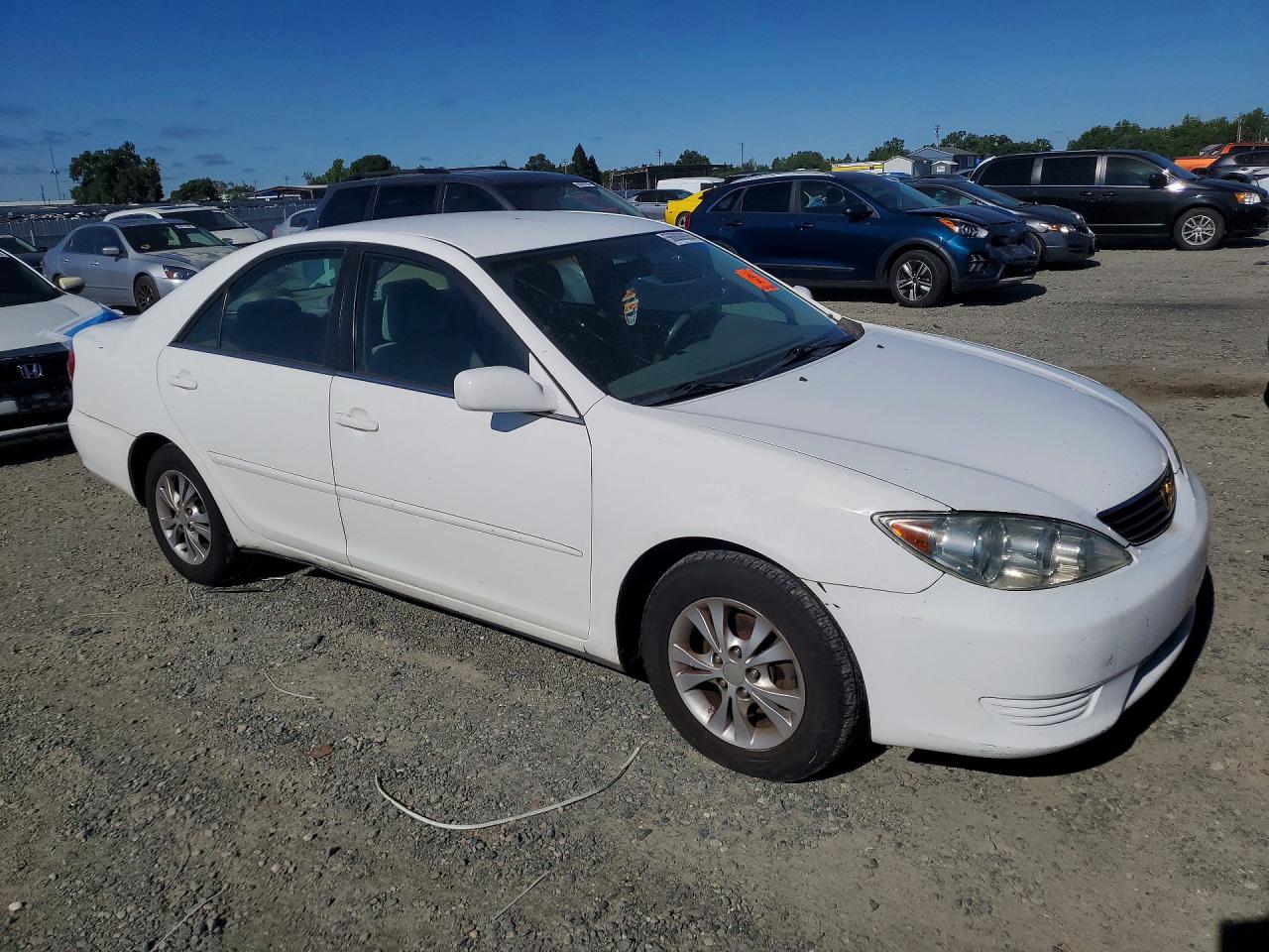 Toyota Camry Le V6