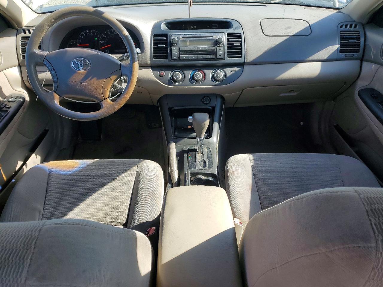 Toyota Camry Le V6