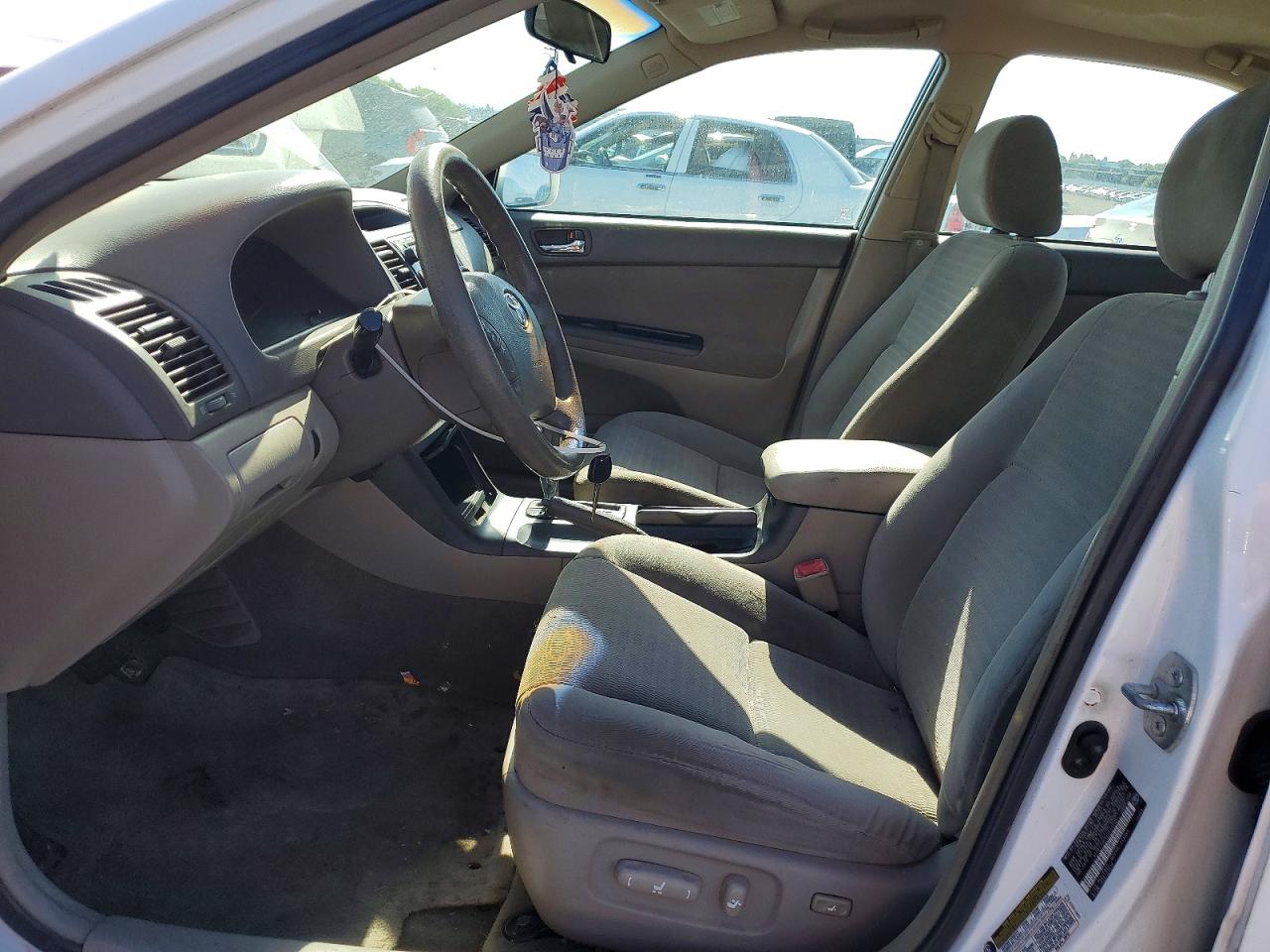 Toyota Camry Le V6