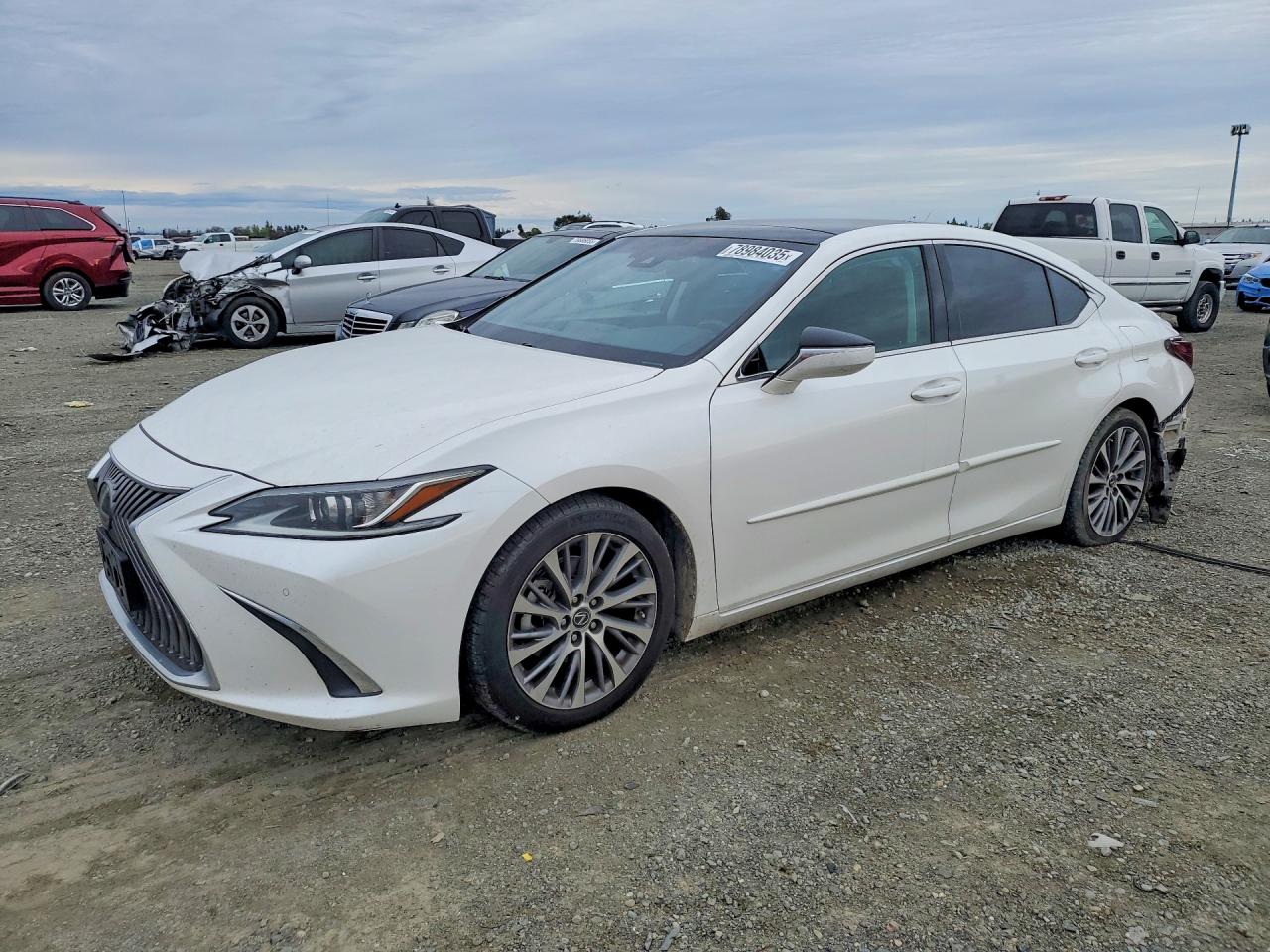 Salvage Lexus Es Image