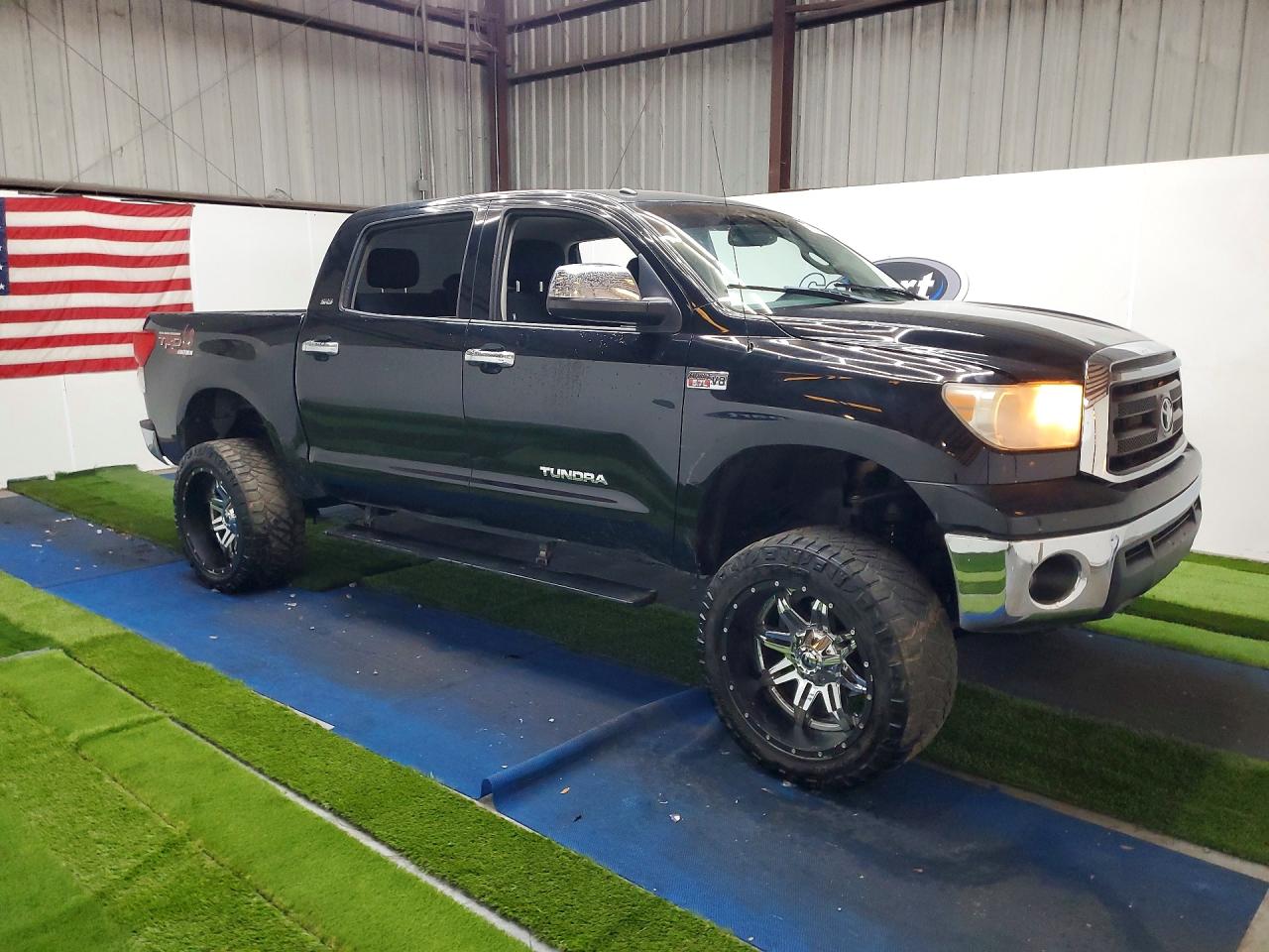 Toyota Tundra Crewmax Sr5
