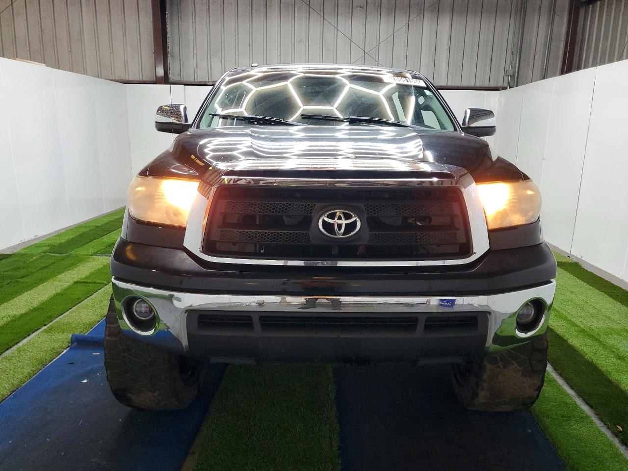 Toyota Tundra Crewmax Sr5