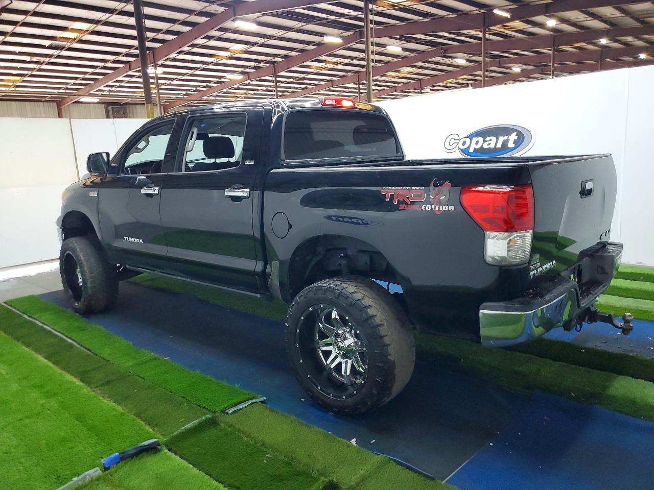 Toyota Tundra Crewmax Sr5