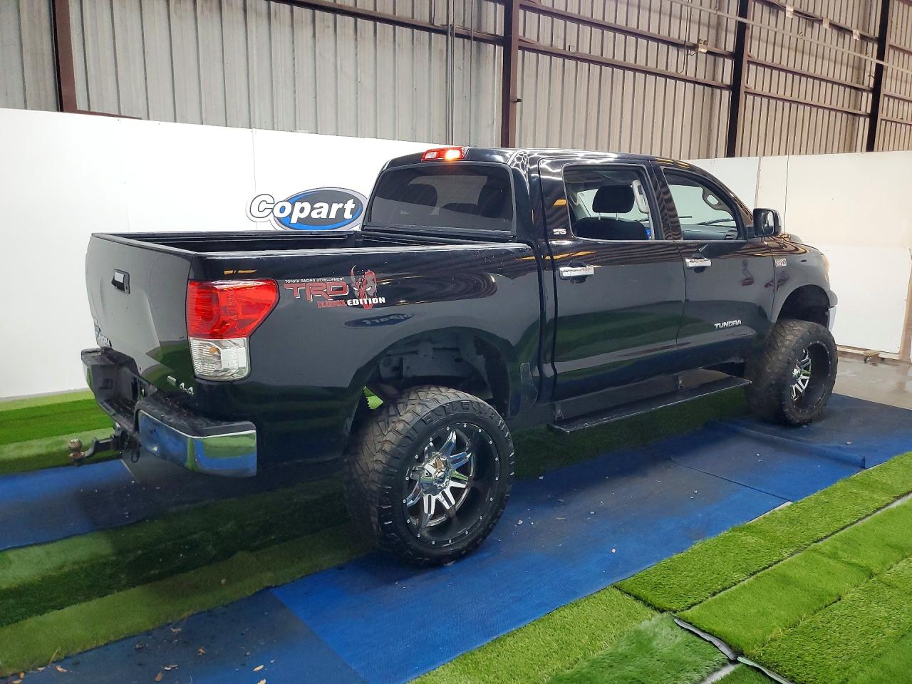 Toyota Tundra Crewmax Sr5