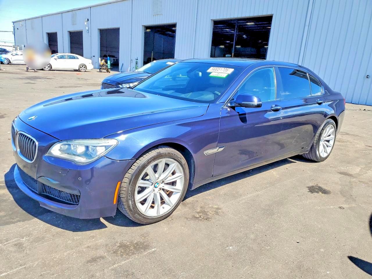 Salvage BMW 7 Series Image