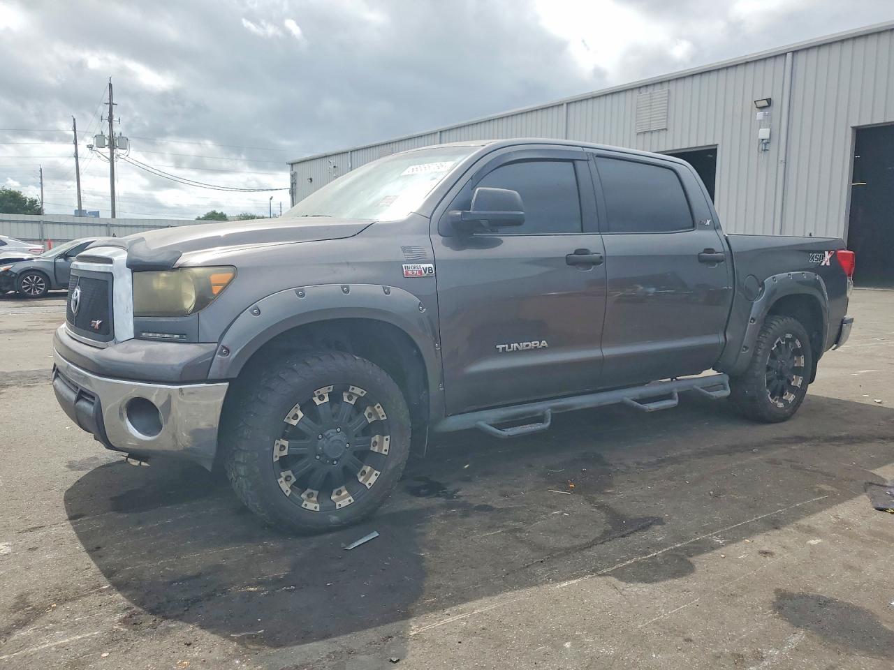 Salvage Toyota Tundra Image