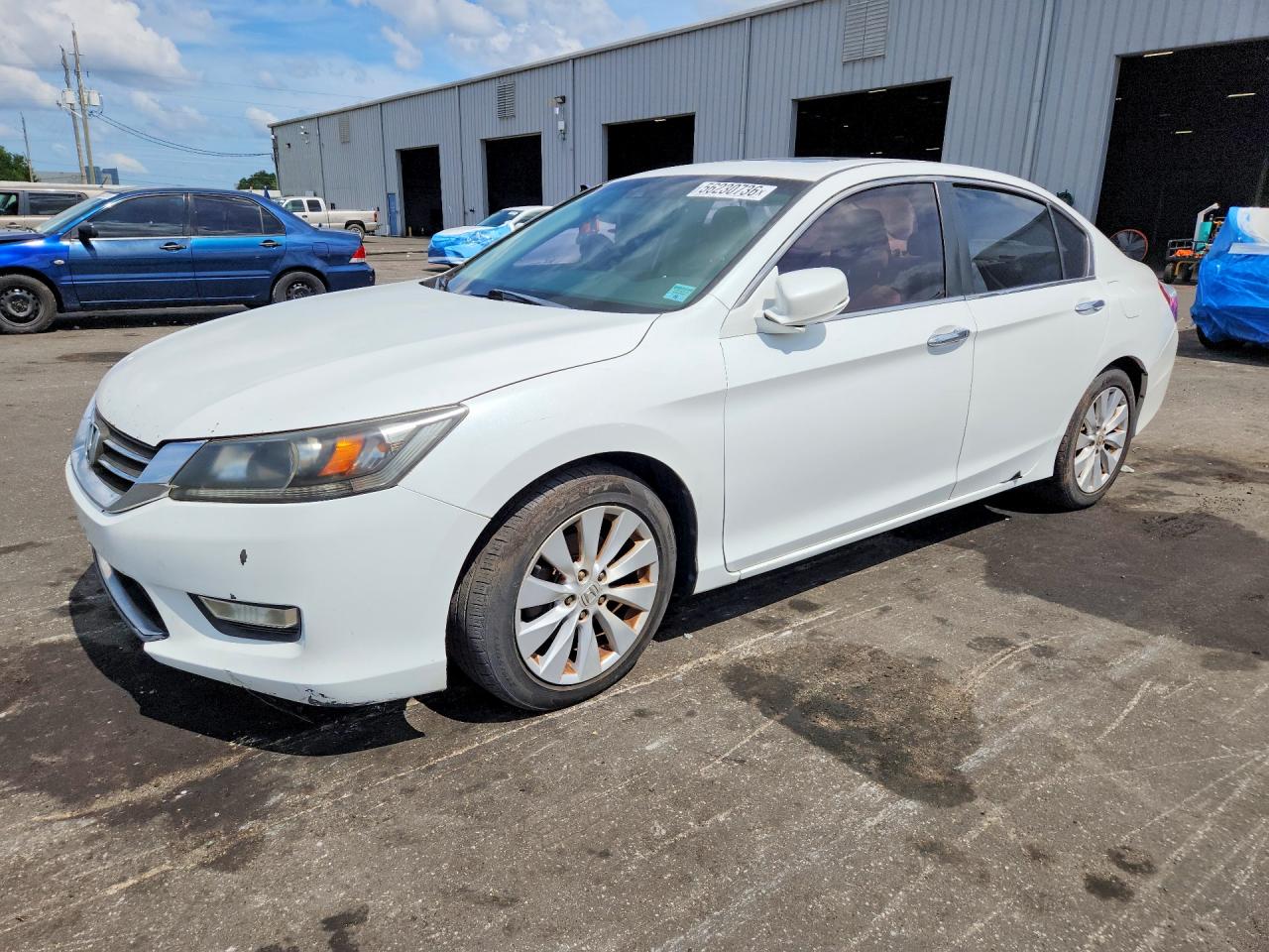 Salvage Honda Accord Image