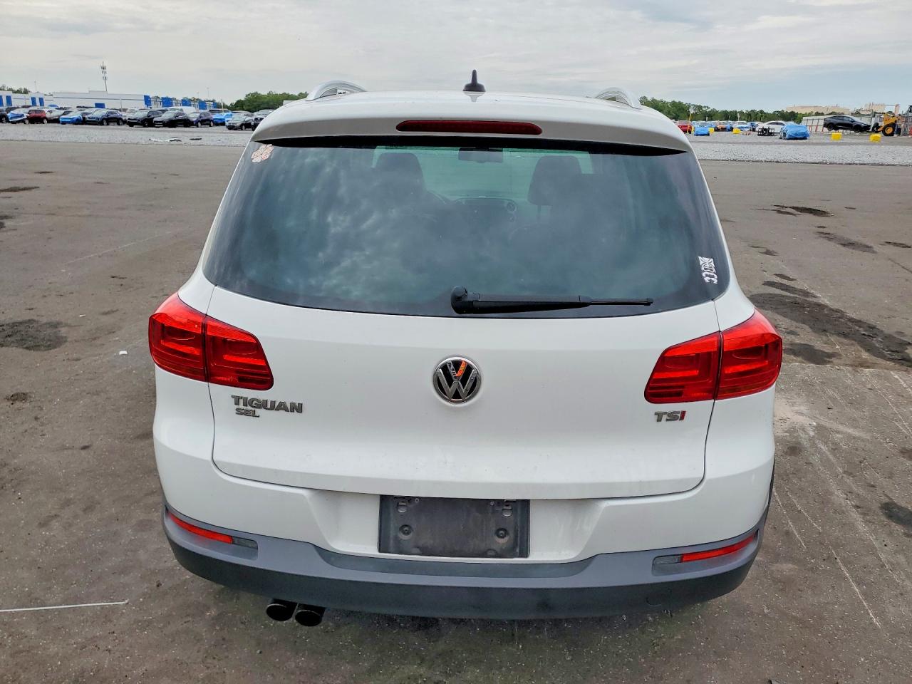 Volkswagen Tiguan S