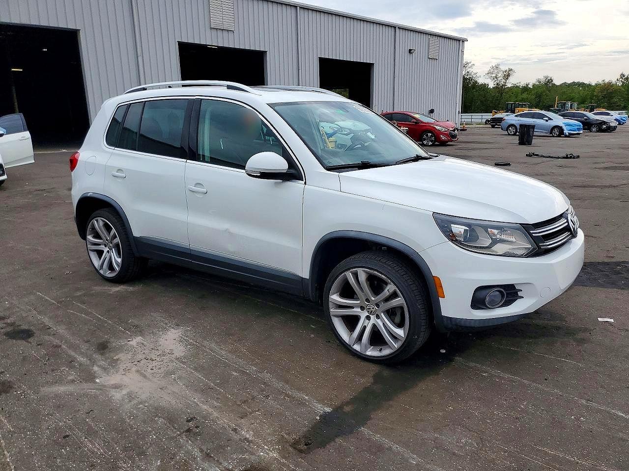 Volkswagen Tiguan S