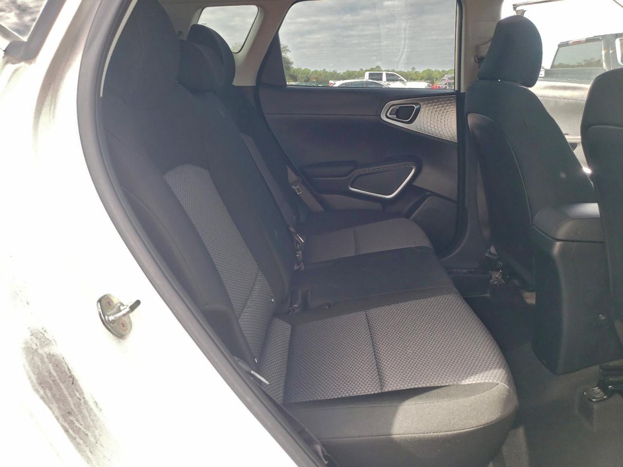 Kia Soul Lx