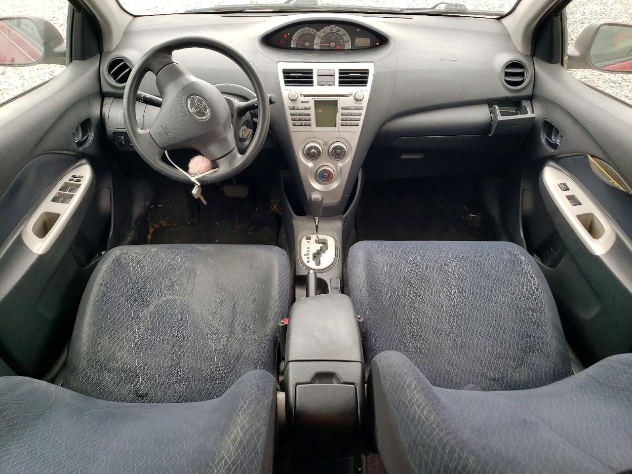 Toyota Yaris Base