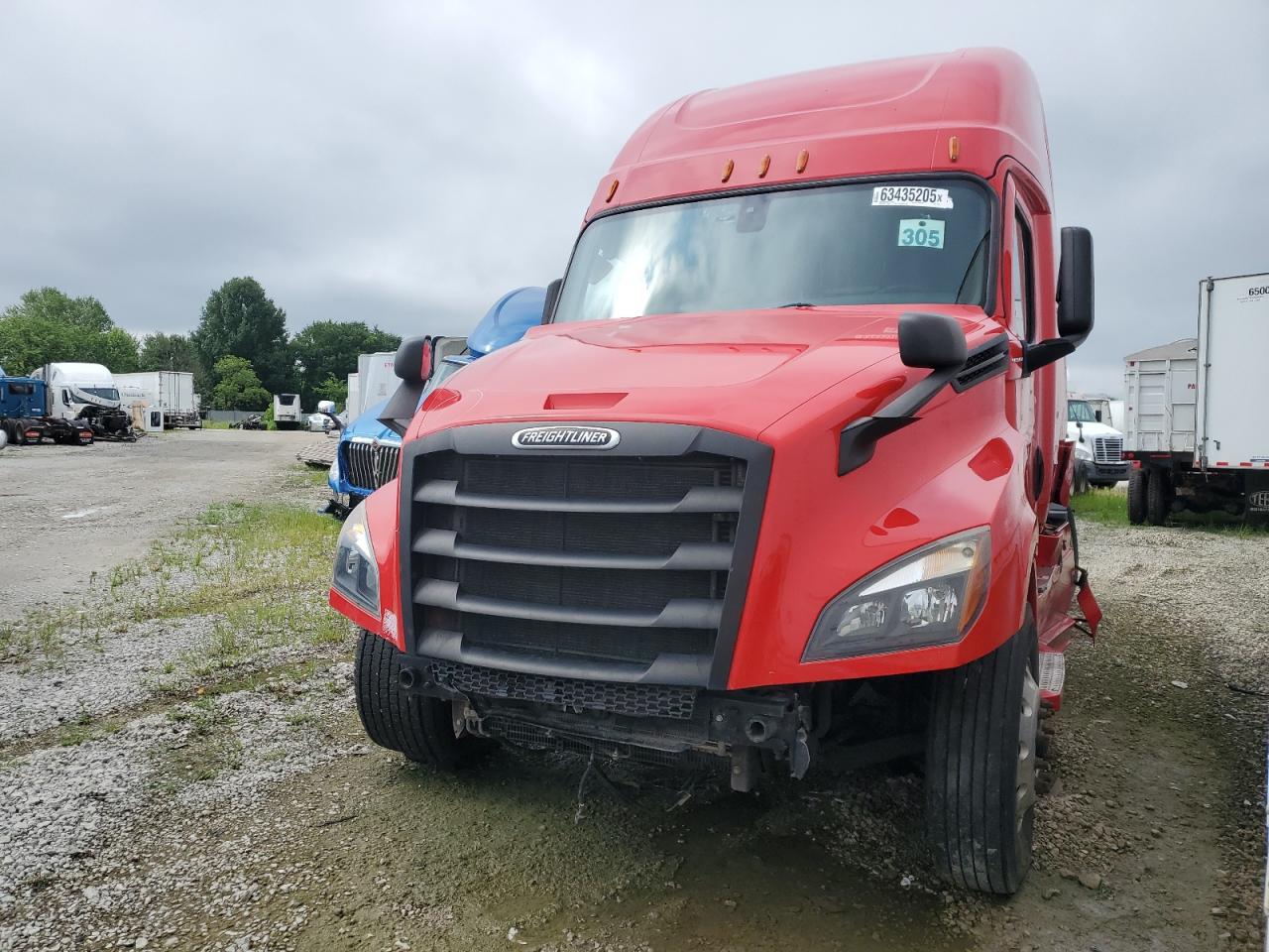 Freigliner Cascadia 126