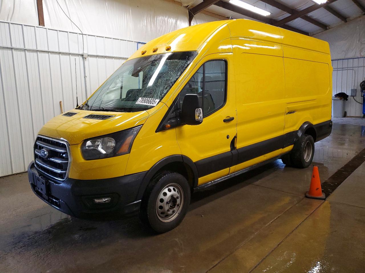 Salvage Ford Transit Image