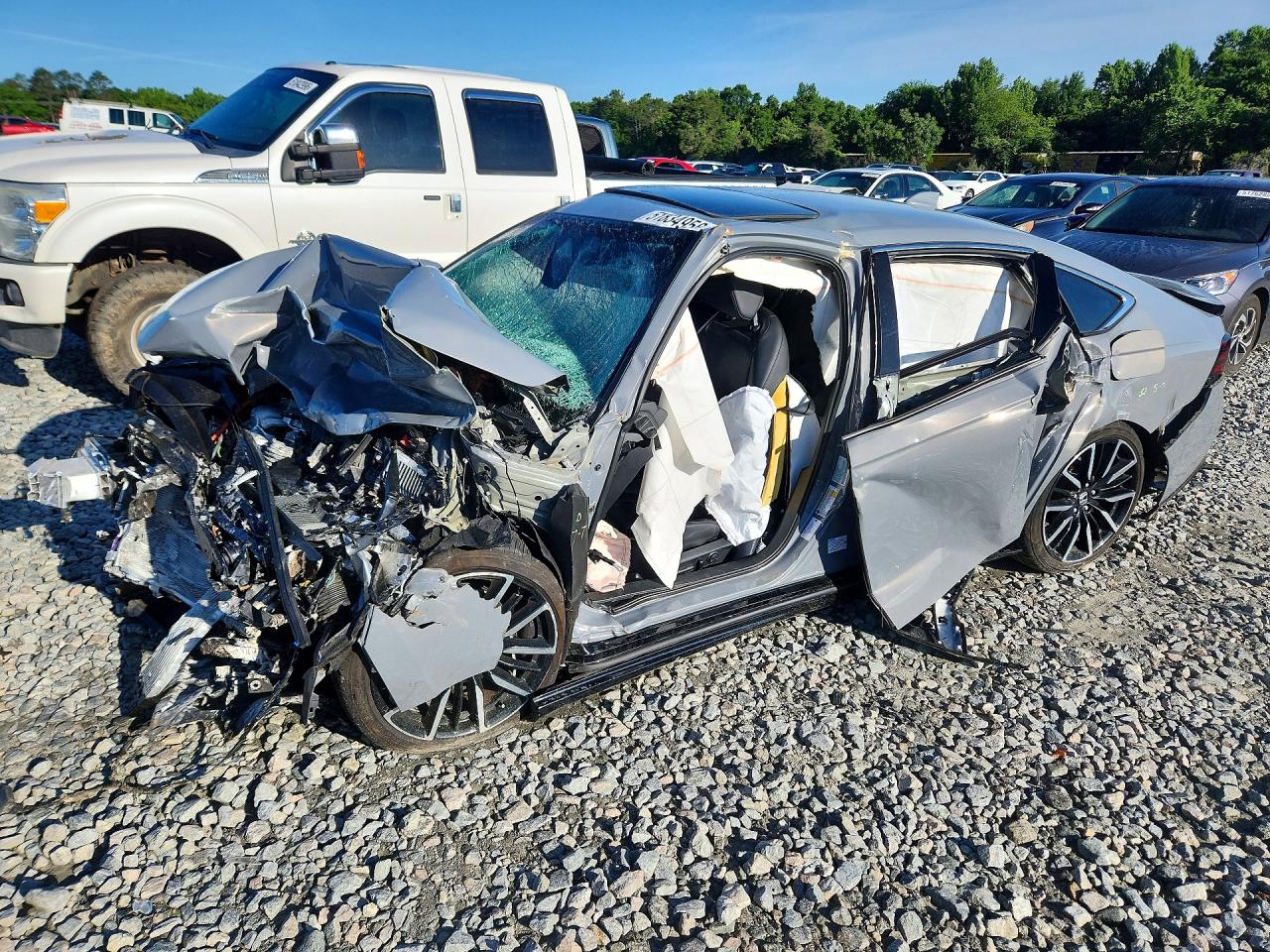 Salvage Honda Accord Image