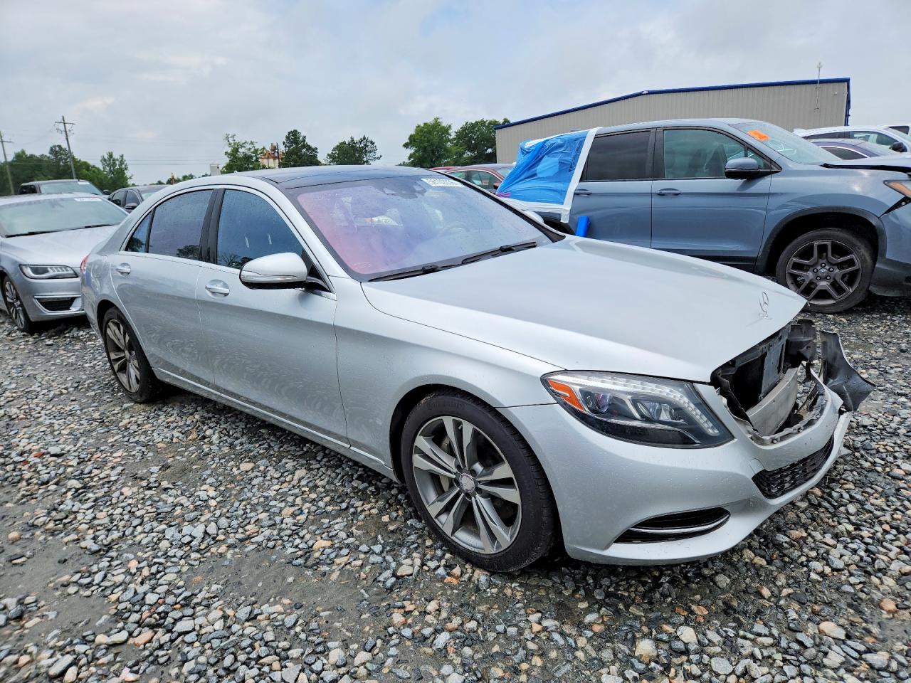Mercedes-Benz S-Class 550