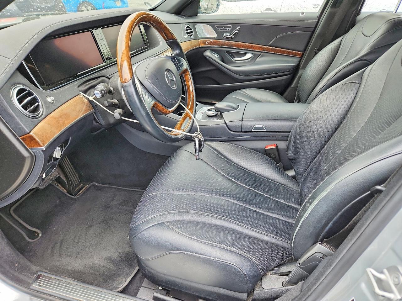 Mercedes-Benz S-Class 550
