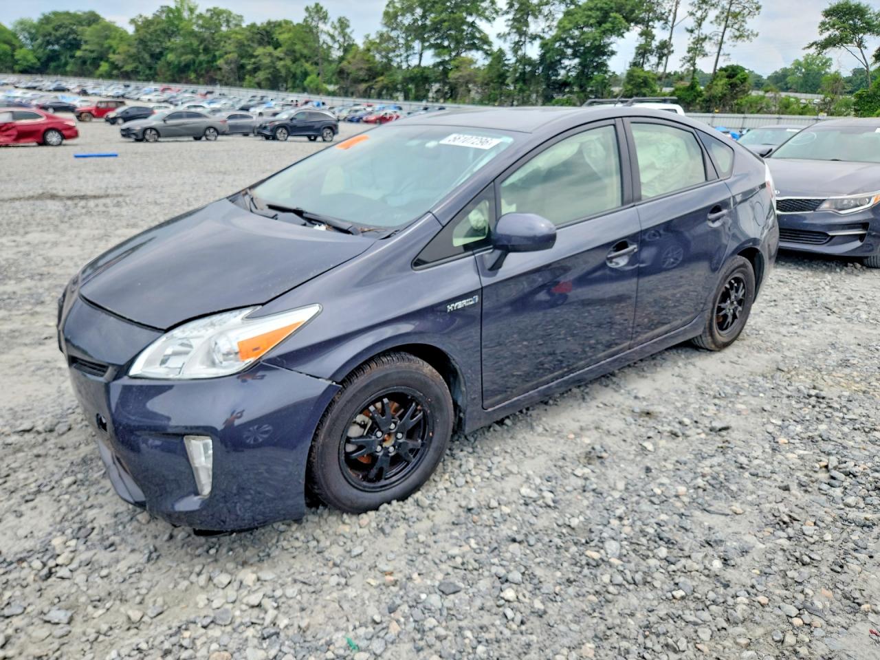 Salvage Toyota Prius Image