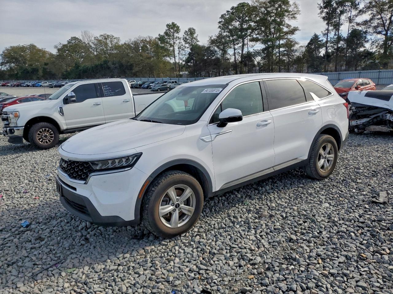 Salvage Kia Sorento Image