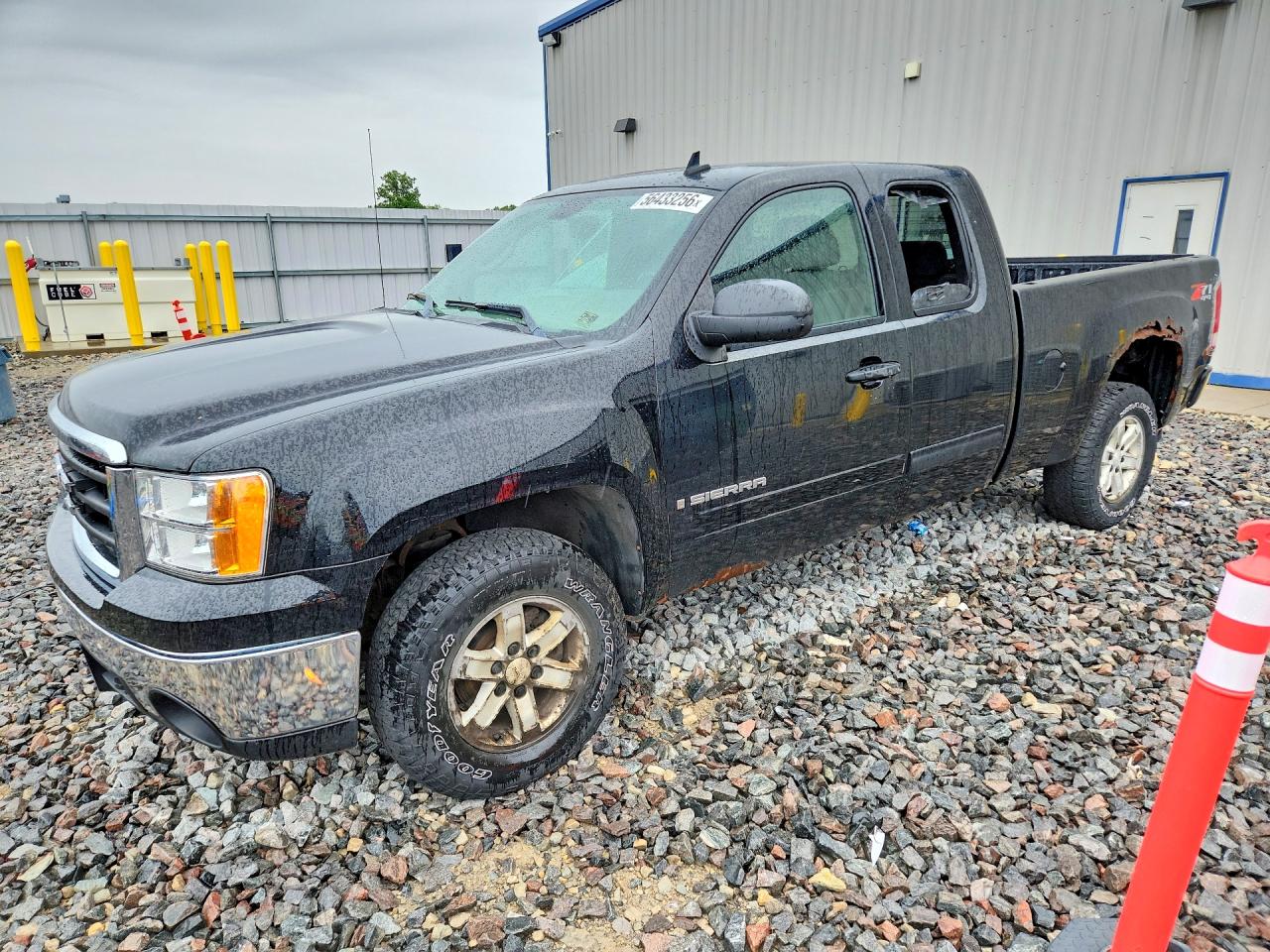 Salvage GMC Sierra Image